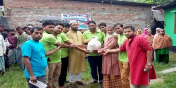 বরিশালে বন্ধু মেলার উদ্যোগে অসহায় ও সুবিধাবঞ্চিত মাঝে খাদ্য সামগ্রী বিতারন।