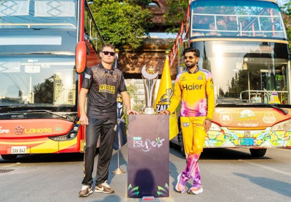 Peshawar-Zalmi-Hyderabad-Ki-2605031032