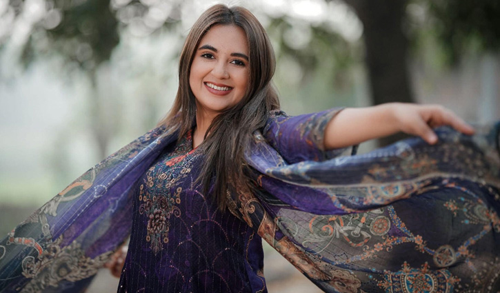 tania-2605030614